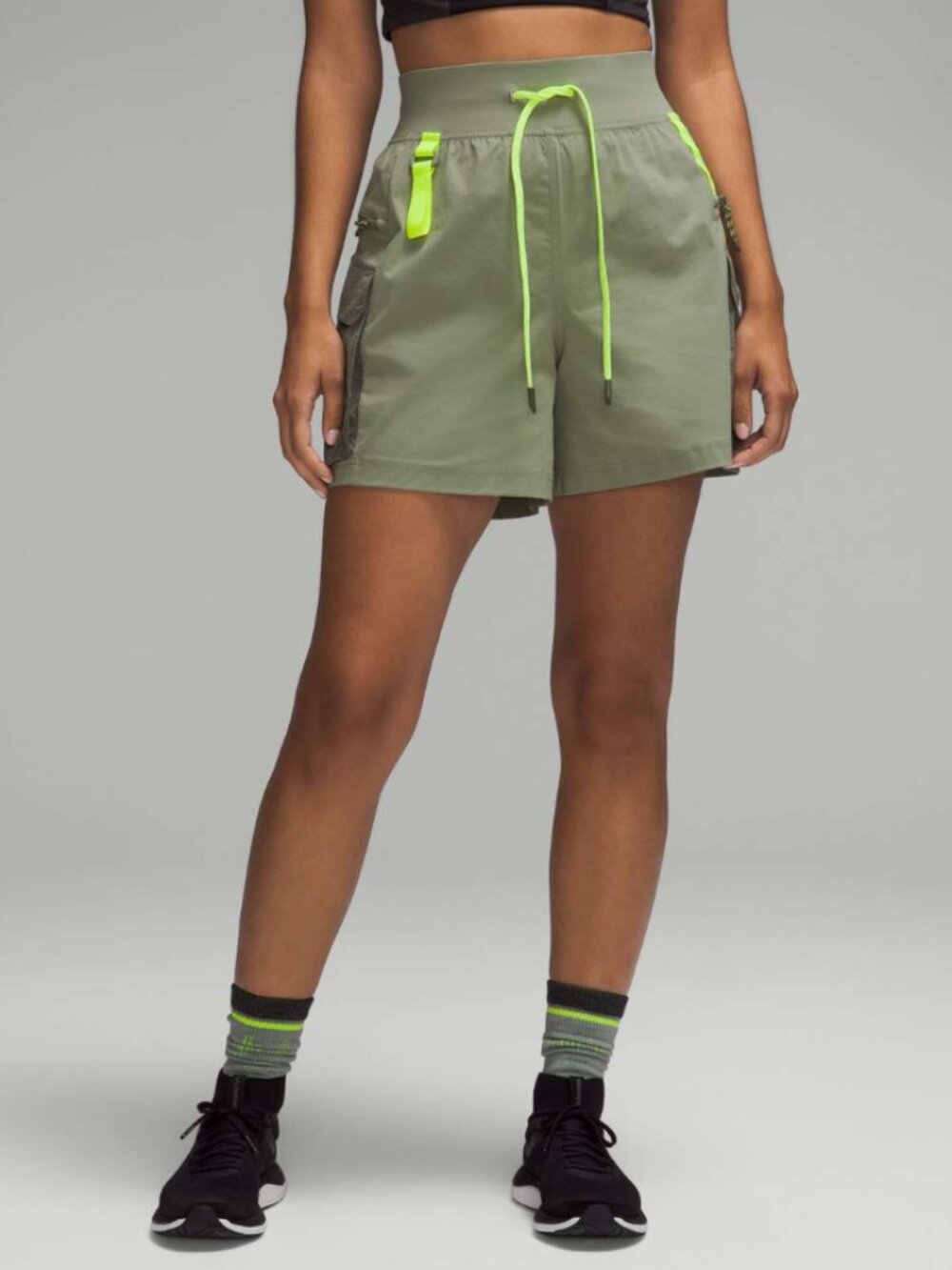 Lululemon Multi-Pocket Cargo High-Rise Hiking Short 5" (Size: 4)